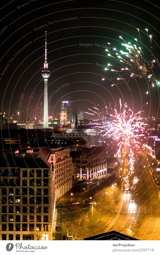 New Year's Eve fireworks with TV tower (historical) IX Long shot Central perspective Shallow depth of field Light (Natural Phenomenon) Contrast Shadow