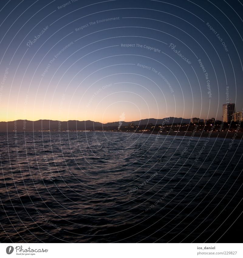 Blue Hour - Santa Monica Beach Freedom Summer Ocean Water Sunrise Sunset Pacific Ocean Los Angeles California USA Town Skyline Far-off places Romance Idyll