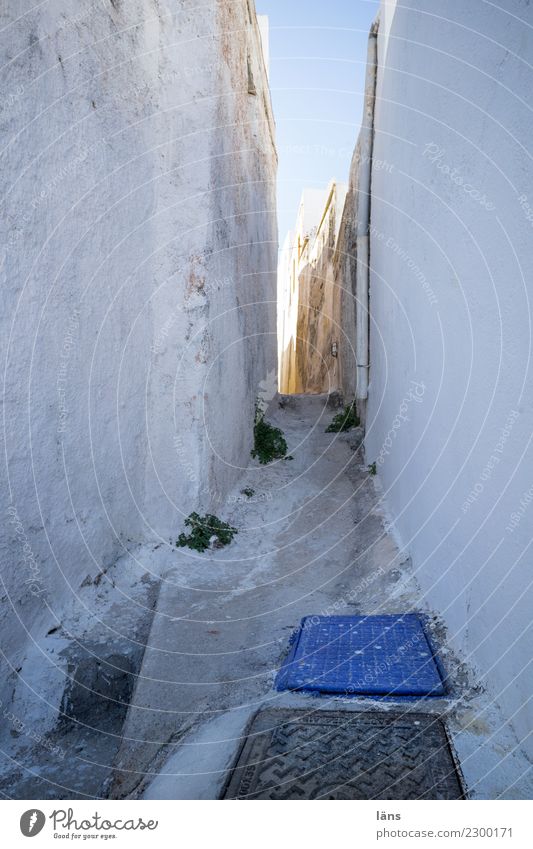 Blue Ochre Yellow Living or residing Flat (apartment) House (Residential Structure) Sky Greece Small Town Old town Deserted Manmade structures Building