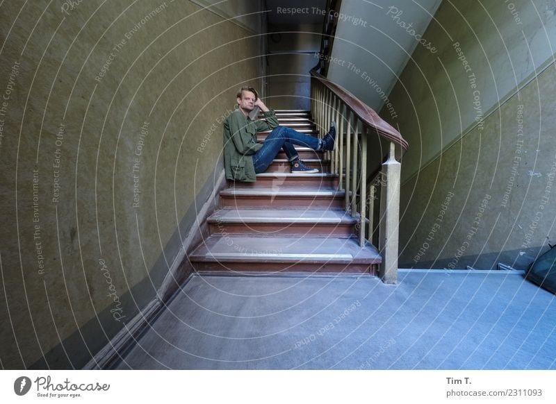 Even Human being Masculine 1 45 - 60 years Adults Berlin Prenzlauer Berg Town Capital city Downtown Old town House (Residential Structure) Stairs