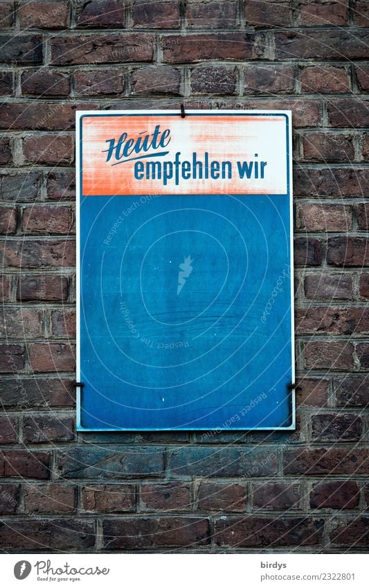 Undescribed advertising sign on a restaurant, bankrupt, closed, symbolic image of a restaurant in crisis Restaurant Eating Drinking Trade Advertising Industry