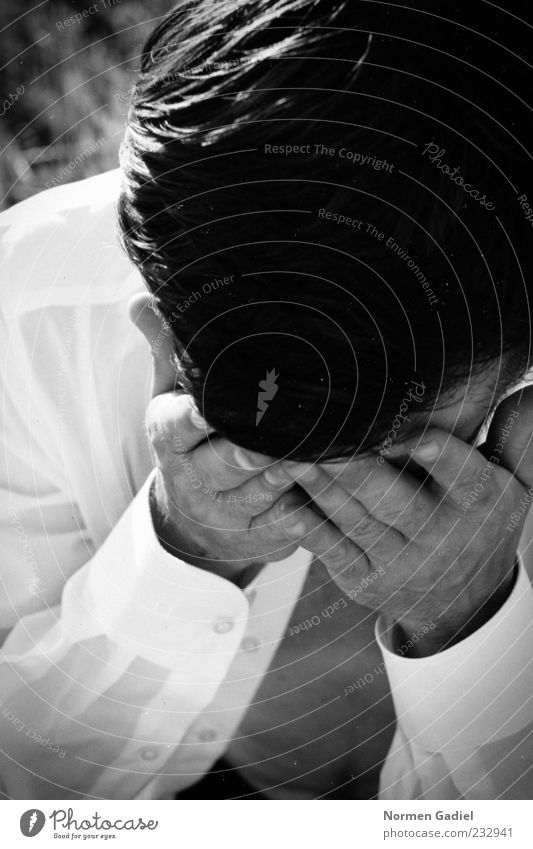 loss Style Loser Masculine Man Adults Head Hand 1 Human being Shirt Black-haired Short-haired Part Think Sadness Cry Emotions Moody Humble Grief Pain