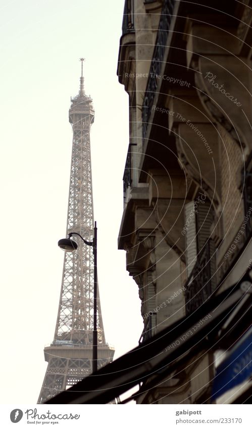 et voilà ... Tower Manmade structures Building Architecture Wall (barrier) Wall (building) Facade Tourist Attraction Landmark Eiffel Tower Famousness Fantastic