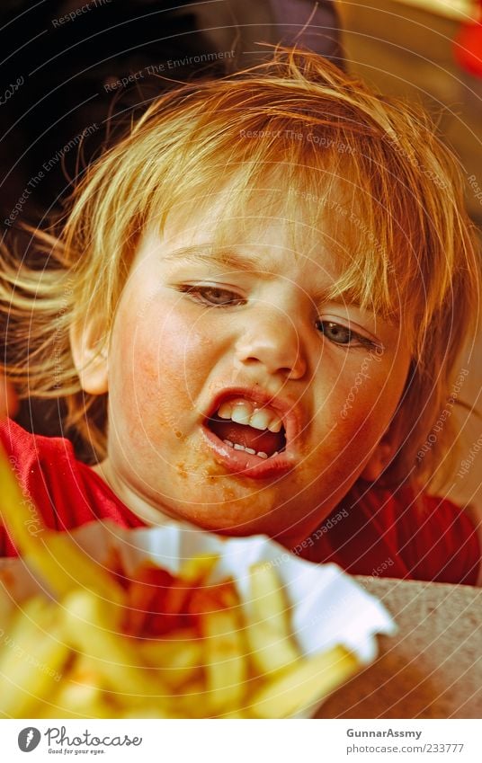 Full use vintage French fries Eating Fast food cardboard bowl Joy Face Child Toddler Girl Infancy Head Teeth 1 Human being 1 - 3 years Authentic Cute Red