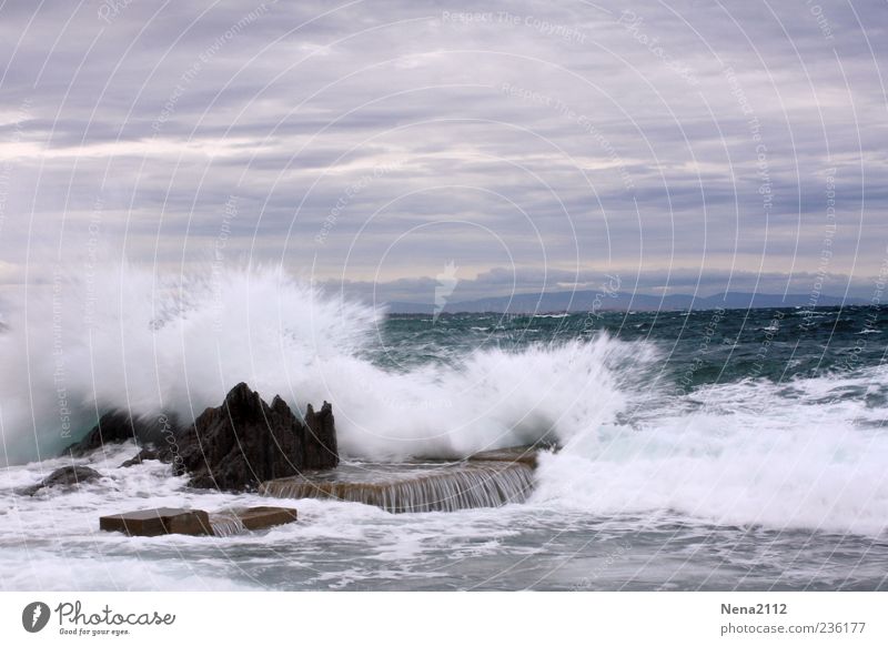 Baignade dangereuse... Environment Nature Landscape Elements Water Sky Clouds Storm clouds Weather Bad weather Wind Gale Thunder and lightning Rock Waves Coast