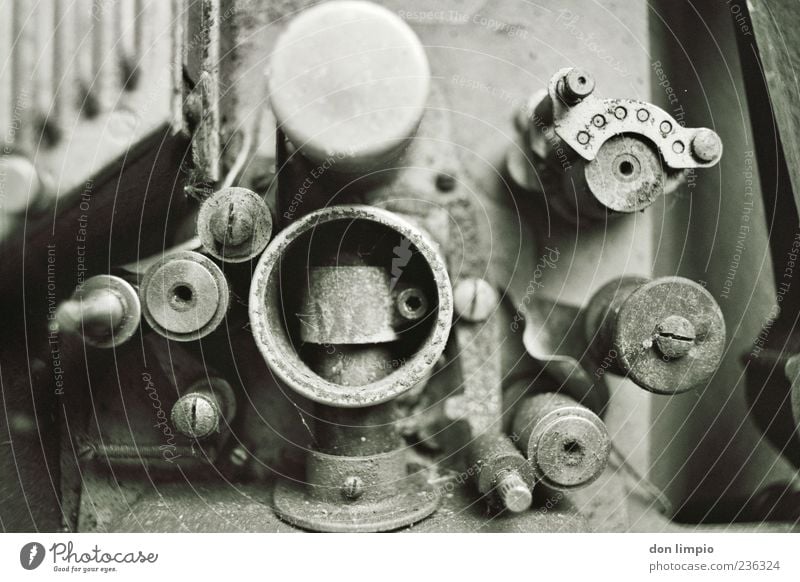 on purpose Machinery Engines Gear unit Technology Metal Old Analog Black & white photo Macro (Extreme close-up) Deserted Shadow Shallow depth of field