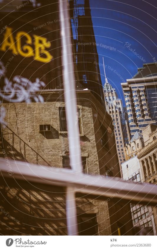 NYC - Architecture V Skyline Worm's-eye view Day Exterior shot Subdued colour Colour photo Town New York City USA Americas Capital city Downtown Deserted