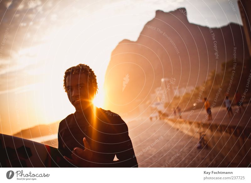 beleza! Style Exotic Surfing Surfer Beach Ocean Human being Masculine Young man Youth (Young adults) 1 Rio de Janeiro South America Americas Dreadlocks Smiling