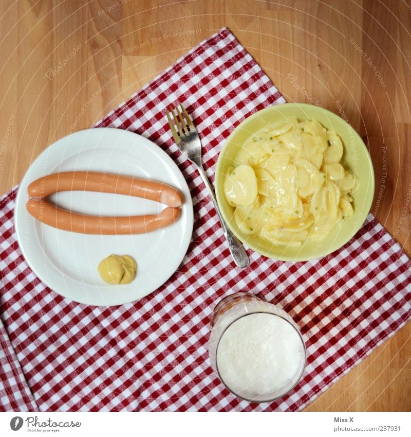 For the "Bavarian with beer mug" Food Sausage Vegetable Nutrition Lunch Dinner Beverage Cold drink Alcoholic drinks Beer Crockery Plate Bowl Glass Oktoberfest