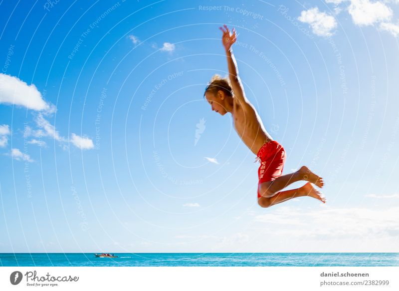 take a plane Joy Vacation & Travel Tourism Summer Summer vacation Sun Beach Ocean Human being Masculine Boy (child) 1 8 - 13 years Child Infancy Sky Horizon