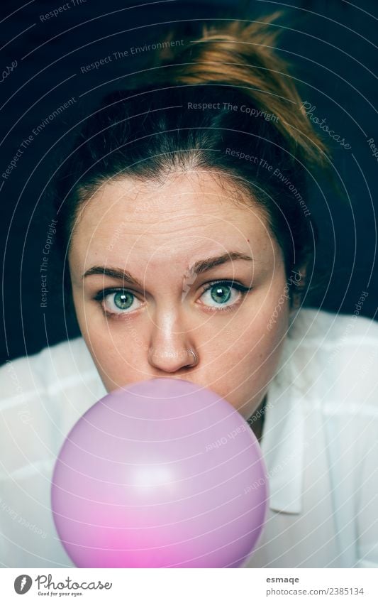 Portrait of Young woman with Bubble gum Lifestyle Beautiful Feminine Youth (Young adults) 1 Human being Fashion Chewing gum Emotions Joy Happy Happiness