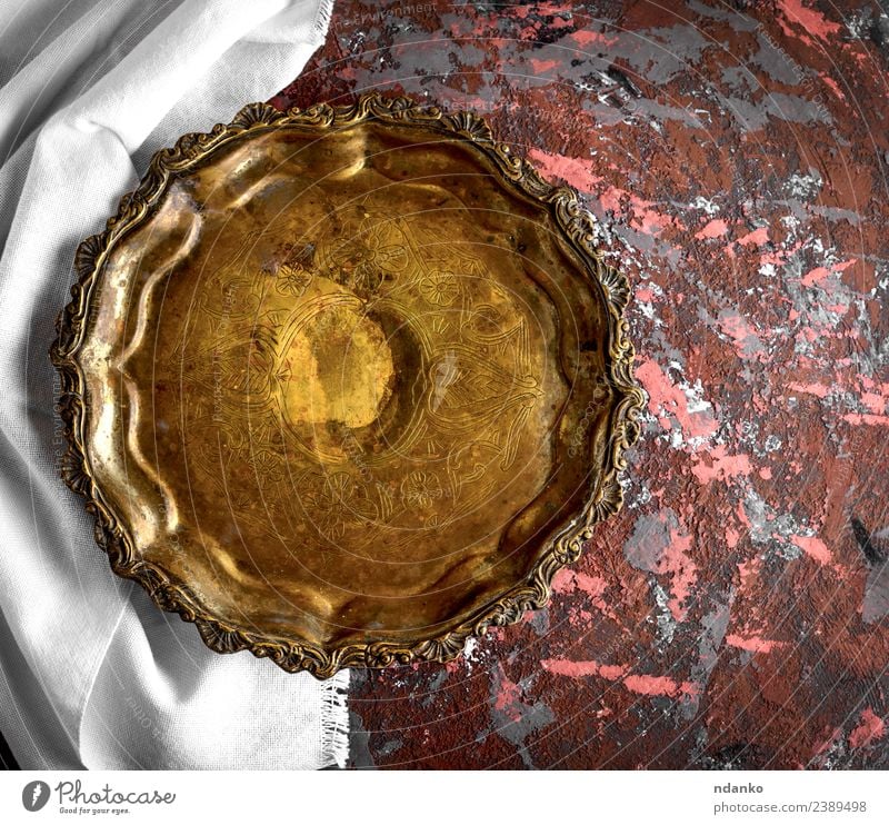 empty round copper old plate Plate Bowl Table Wood Metal Rust Old Glittering Above Brown Yellow Gold White Dish background overhead food Vantage point