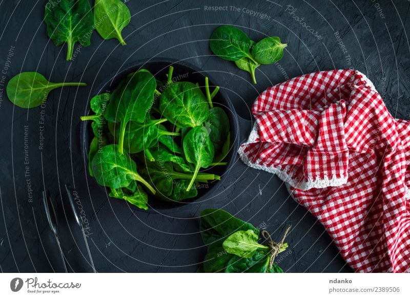 fresh green spinach Vegetable Herbs and spices Nutrition Vegetarian diet Diet Pan Table Nature Plant Leaf Eating Fresh Natural Above Green Red Black Salad