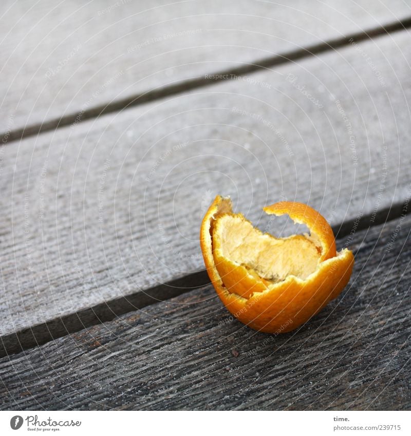 Plundered Orange Wooden board Footbridge Diagonal Fruit Remainder Sheath Trash Seam Furrow Gray Tropical fruits Orange peel Deserted Copy Space top Leave behind