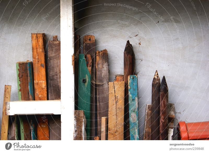 Woody Woodpecker's last reserves Wall (barrier) Wall (building) Old Sharp-edged Blue Brown Green White Arrangement Decline Remainder Accumulate Keep Pole Joist