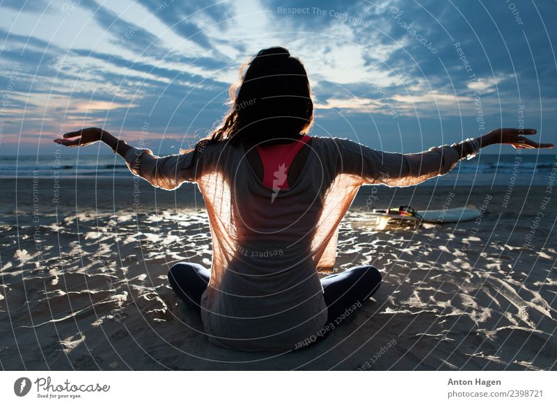 Last light Feminine Young woman Youth (Young adults) 1 Human being 18 - 30 years Adults Vacation & Travel Happy Horizon Wellness Silhouette Sunset Beach Sand