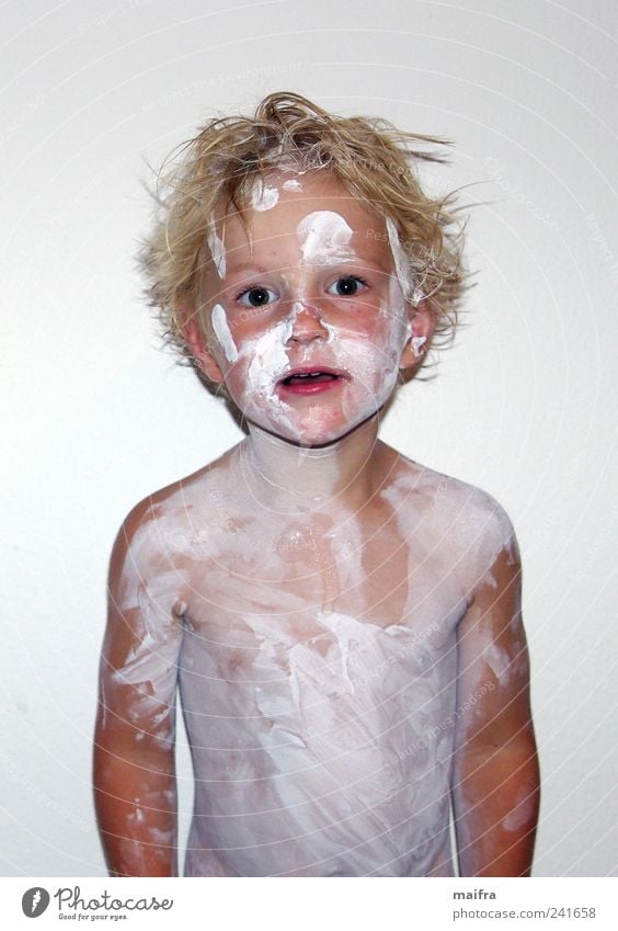 painted white Child Boy (child) Infancy 1 Human being 3 - 8 years Blonde Illness Colour photo Interior shot Day Artificial light Looking into the camera