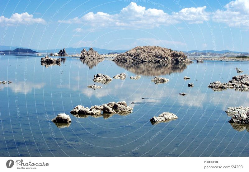 lake Wet Damp Bad weather Empty Americas South West Water Stone Clouds Line Loneliness USA Mountain