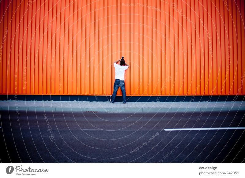 Orange County | The little photographer Leisure and hobbies Camera Human being Masculine Youth (Young adults) 1 Architecture Wall (barrier) Wall (building)