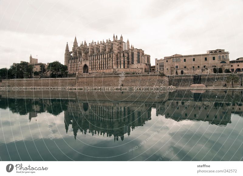 Postcard from Palma Sky Clouds Pond Palma de Majorca Spain Old town Skyline Deserted Church Dome Wall (barrier) Wall (building) Facade Religion and faith