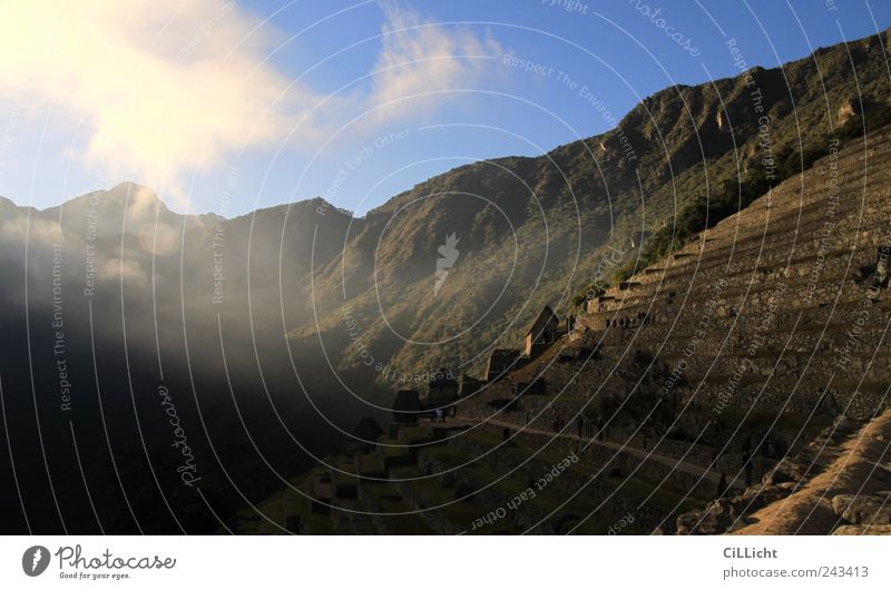 Sunrise at Machu Picchu Vacation & Travel Tourism Far-off places Sightseeing Mountain Virgin forest Andes Machu Pichu Peak Old Authentic Exceptional Elegant