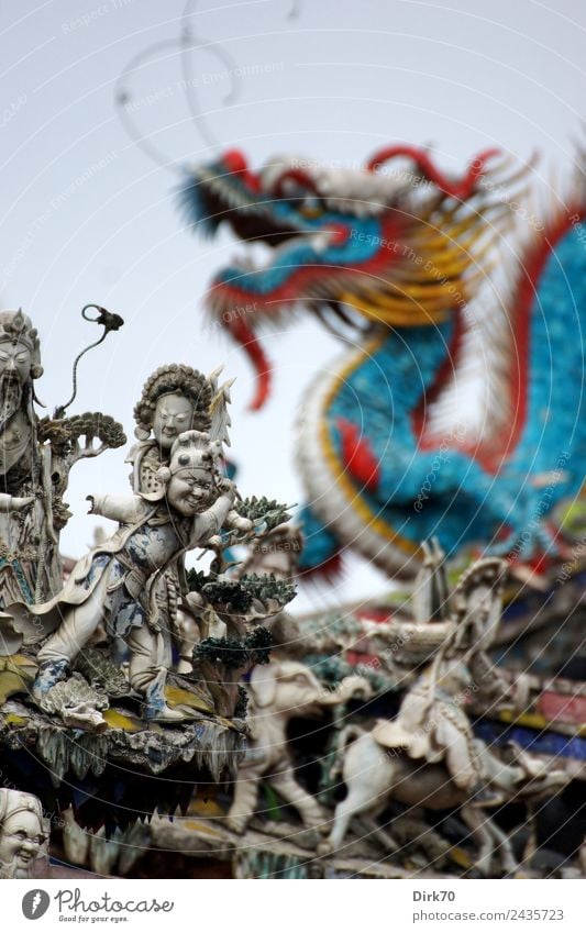 Figures at the Longshan Temple in Taipei Vacation & Travel Tourism Far-off places City trip Art Sculpture Taiwan Capital city Facade Tourist Attraction Landmark