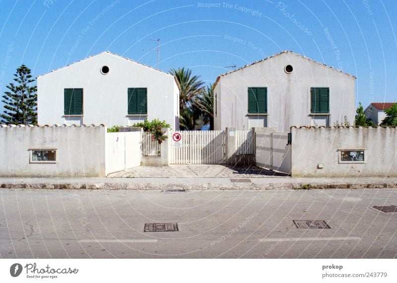 New and old Sky Cloudless sky Beautiful weather Village Fishing village Small Town House (Residential Structure) Detached house Dream house Manmade structures