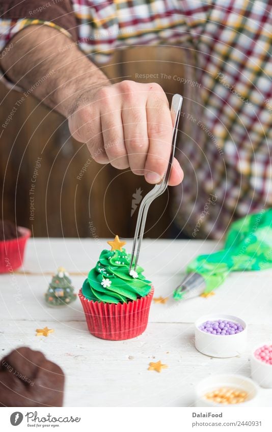 cupcake christmas tree Dessert Happy Winter Snow Decoration Feasts & Celebrations Christmas & Advent Tree Delicious New Cute Green Red White background Baking