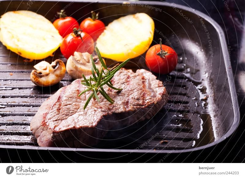 vegetable pan Food Meat Vegetable Organic produce Pan Hot Juicy Pink Black Steak Rosemary Potatoes Button mushroom Mushroom Tomato Herbs and spices grill pan