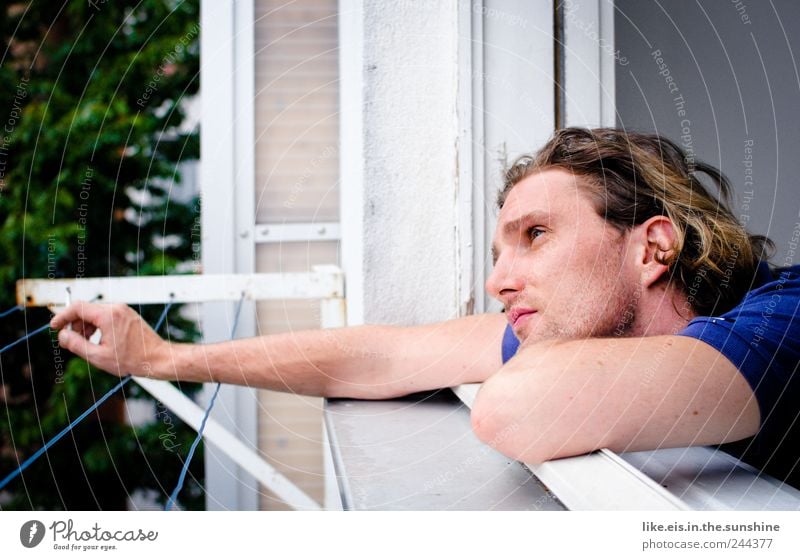 wanderlust on balconies Senses Relaxation Masculine Young man Youth (Young adults) Man Adults Life Head Face Arm 1 Human being 18 - 30 years Brunette