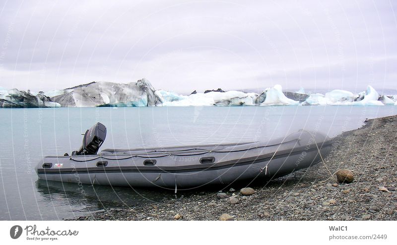 Glacial lake 05 Iceberg Mountain lake Vatnajökull glacier Watercraft Iceland Environmental protection National Park Untouched Europe Nature Power