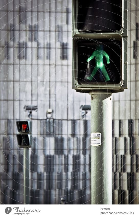 green only Town Manmade structures Building Traffic light Road sign Observe Going Wait Green Red Optimism Patient Fair Testing & Control Rule Transport