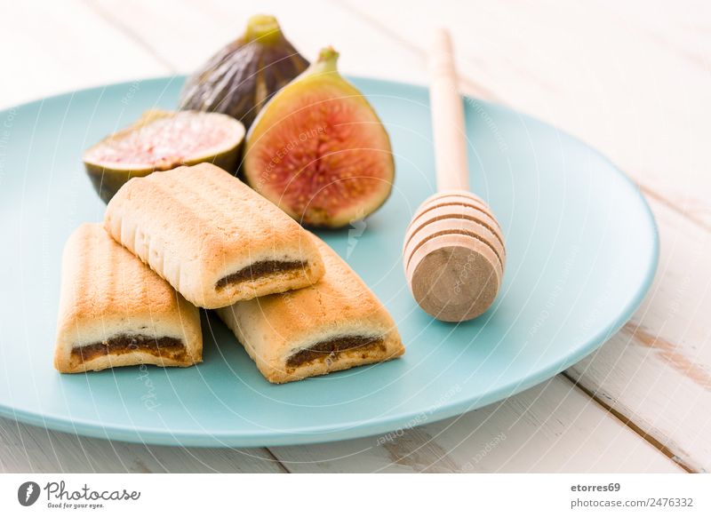 Fig cookies on white wooden table Cookie biscuits Fruit Food Healthy Eating Food photograph Fresh antioxidant Raw Sweet Tropical Wood Dessert Snack Vitamin