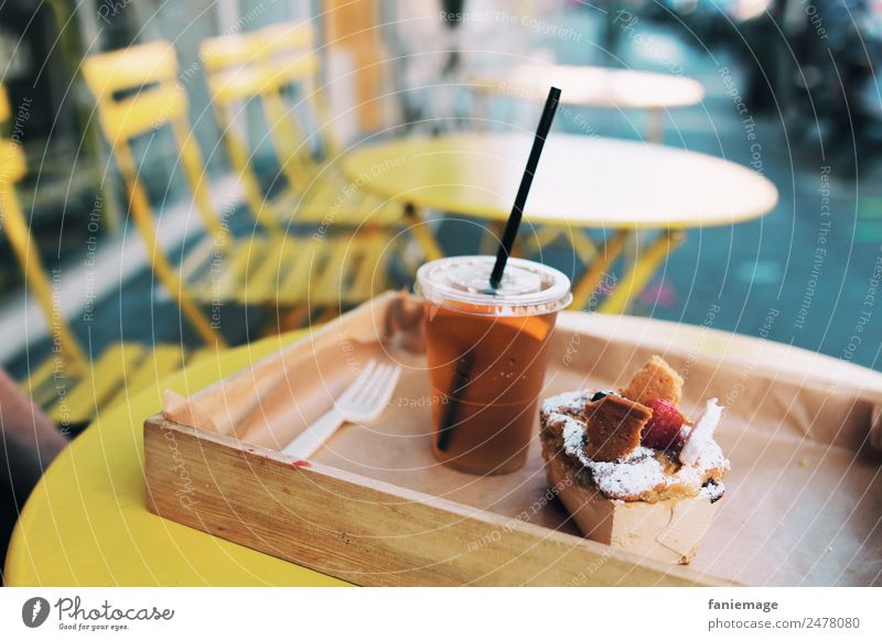 goûter au Panier Cake Nutrition Eating To have a coffee Organic produce Beverage Cold drink Lemonade Tea Lifestyle Style Café Iced tea Baked goods Bakery shop