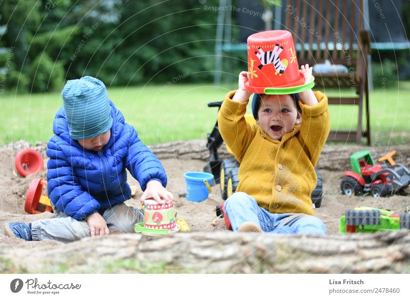 hey yeih! Children in the sandpit Leisure and hobbies Playing Sandpit Bucket Vacation & Travel Tourism Parenting Kindergarten Toddler 2 Human being 1 - 3 years