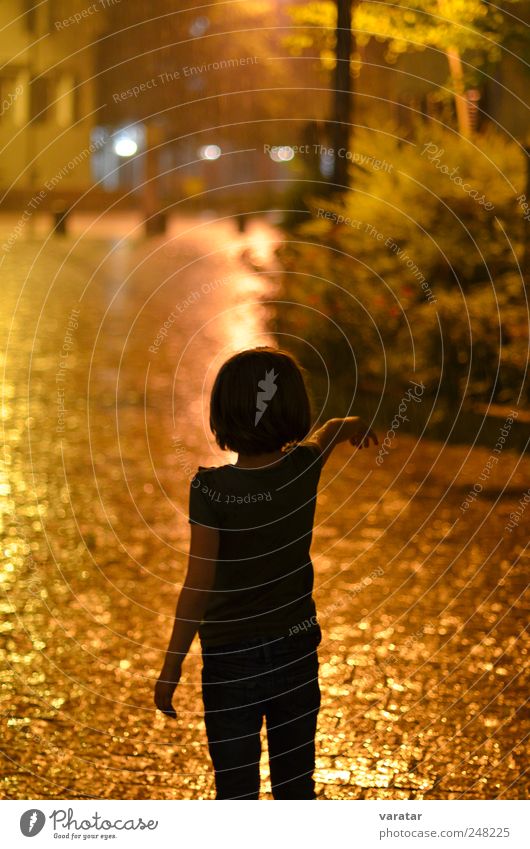 summer night rain Human being Child Girl Infancy 1 3 - 8 years Summer Weather Bad weather Storm Rain Thunder and lightning T-shirt Brunette Wet Beautiful Brown