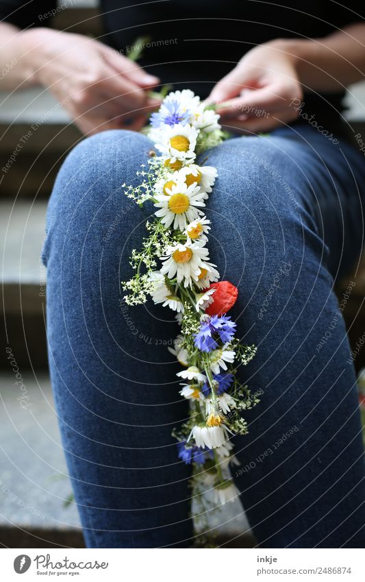 flower girl Lifestyle Style Beautiful Leisure and hobbies Feasts & Celebrations Wedding Hand Knee 1 Human being Summer Flower Meadow flower Jeans Flower wreath