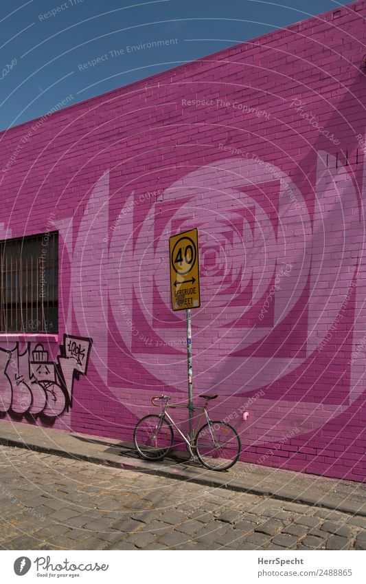 At Gertrude street... Melbourne House (Residential Structure) Manmade structures Building Wall (barrier) Wall (building) Facade Street Bicycle