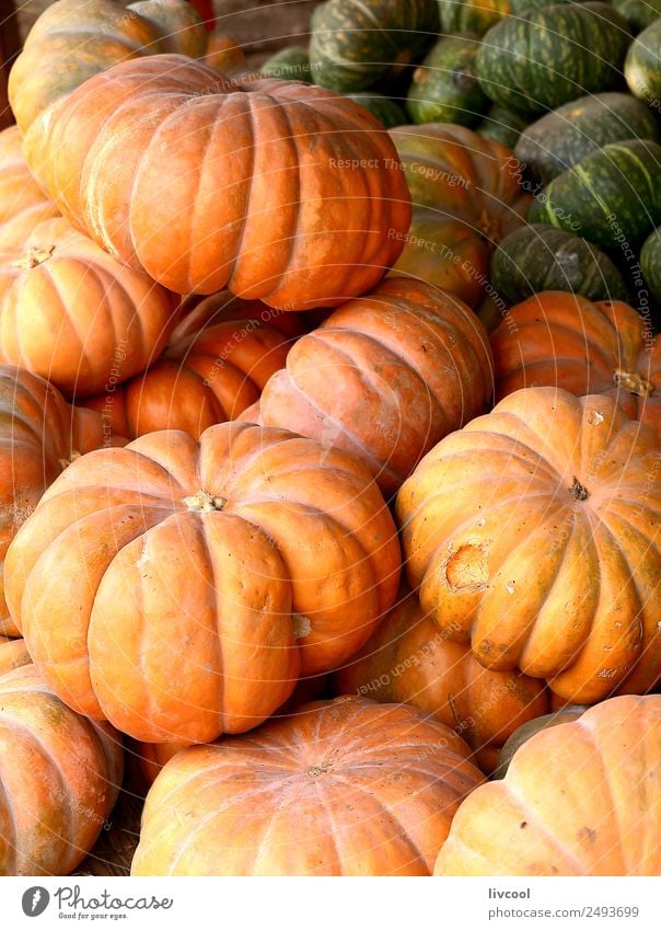 Pumpkins in market-Senegal Food Fruit Nutrition Vegetarian diet Diet Shopping Plant Agricultural crop Stand Green Orange Trade verdure Verdant Vegan diet