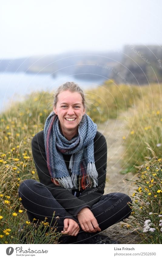 Woman, sitting cross-legged, path Vacation & Travel Tourism Trip Far-off places Mountain Hiking Young woman Youth (Young adults) 1 Human being 18 - 30 years