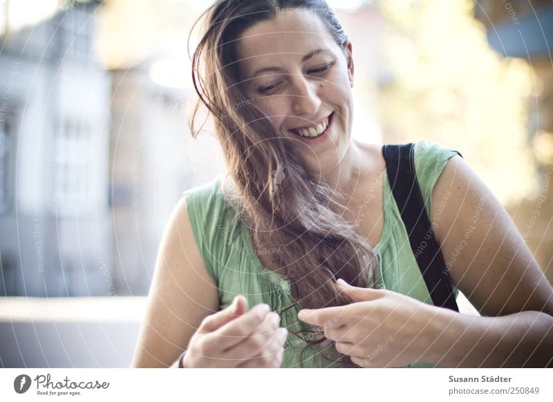 [CHAMANSÜLZ 2011] Sunshine Feminine Woman Adults Hair and hairstyles Arm 18 - 30 years Youth (Young adults) T-shirt Brunette Long-haired Curl Smiling Laughter