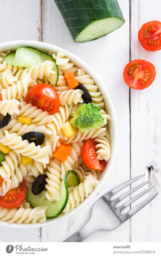 Pasta salad Food Vegetable Lettuce Salad Dough Baked goods Nutrition Vegetarian diet Bowl Summer Fresh Healthy Good Green Red White Tomato Cucumber Macaroni