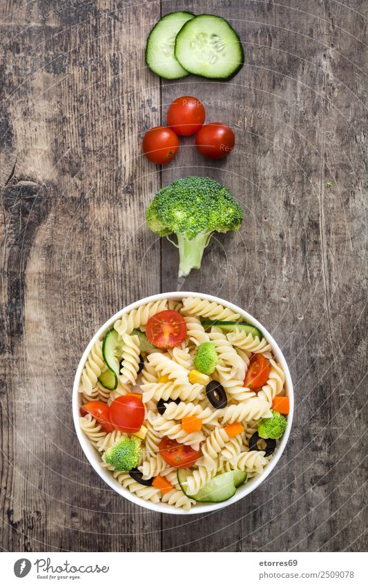 Pasta salad Food Vegetable Lettuce Salad Dough Baked goods Nutrition Vegetarian diet Bowl Summer Fresh Healthy Green Red Cucumber Broccoli Tomato Vegan diet