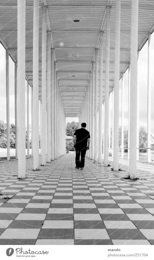 Runner on 3d Human being Masculine 1 Black White Column Lobby Manmade structures Architecture Depth of field Vanishing point Going Böblingen district