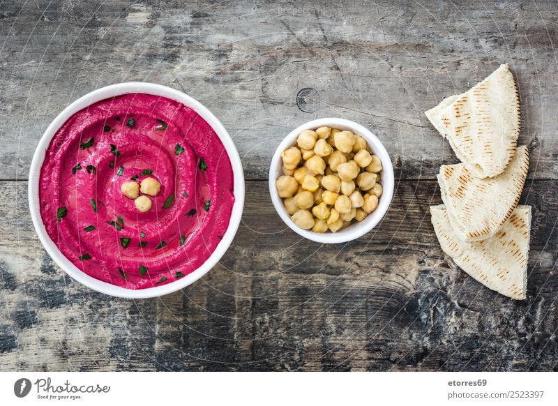 Beet hummus Food Healthy Eating Dish Food photograph Bread Nutrition Vegetarian diet Diet Bowl Cream Table Wood Fresh Red beet Lemon Coriander Vegan diet Snack