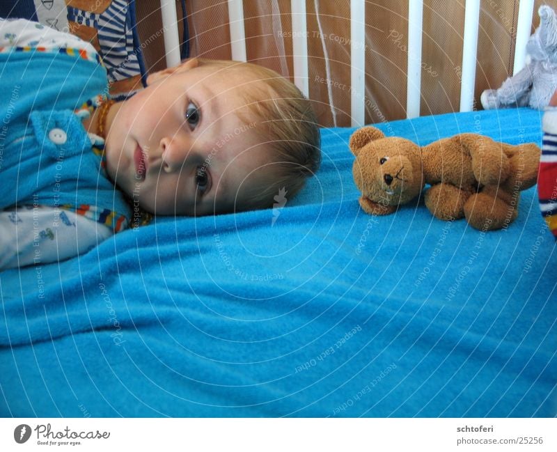 boy_and_bear Child Boy (child) Baby Teddy bear Think Earnest Reliability Bed Contentment Wake up Friendship Safety Safety (feeling of) Man Bear Partner