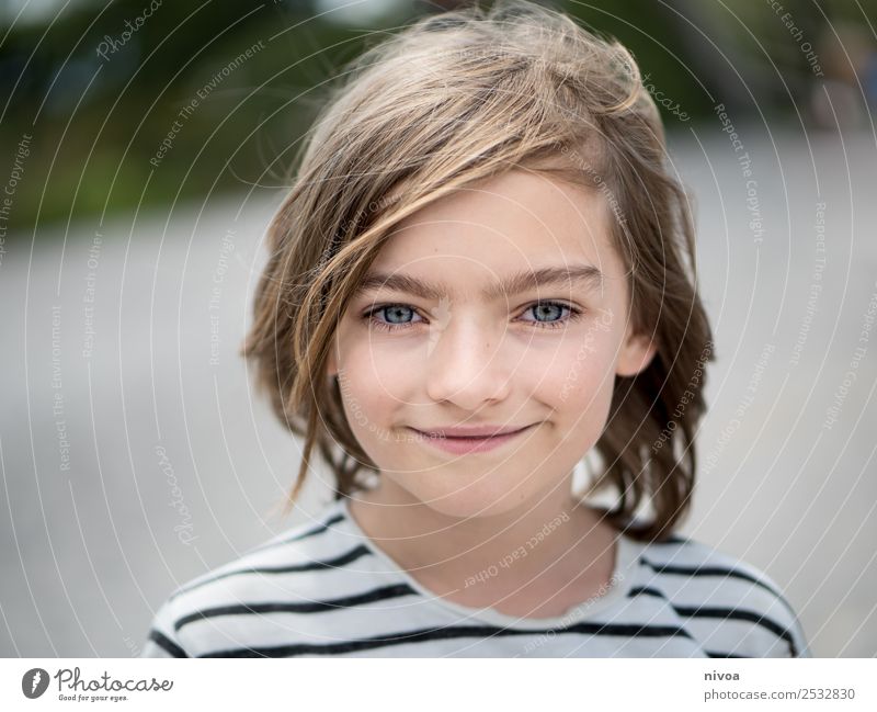 Outdoorportrait of a blond boy Joy Healthy Life Contentment Playing Parenting Child Schoolyard Human being Masculine Boy (child) Head Hair and hairstyles Face