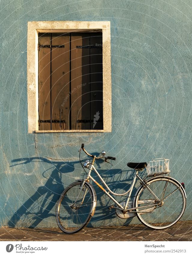 evening wheel Italy Venice Old town House (Residential Structure) Building Wall (barrier) Wall (building) Window Bicycle Esthetic Authentic Blue Shadow play