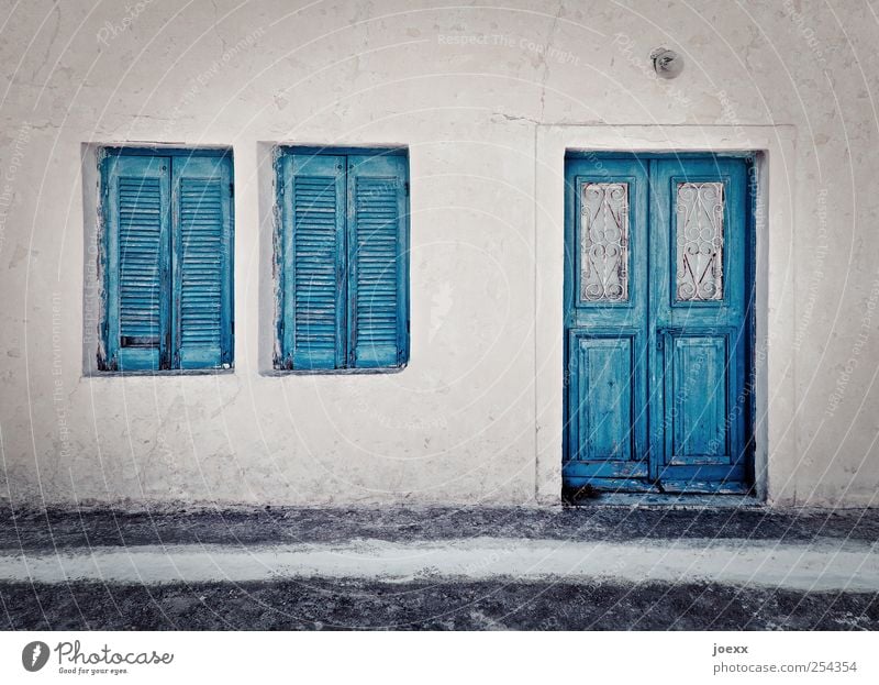 nobody there Old town Deserted House (Residential Structure) Wall (barrier) Wall (building) Window Door Street Sharp-edged Blue Gray White Idyll Santorini