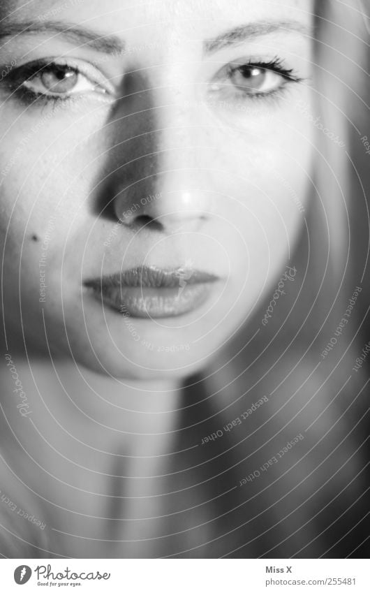 depth Human being Feminine Young woman Youth (Young adults) Woman Adults Face Mouth 1 Beautiful Looking Black & white photo Close-up Shallow depth of field